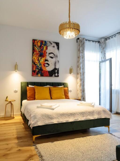 Ferienwohnung Le Bijou De Marilyn Bukarest Exterior foto